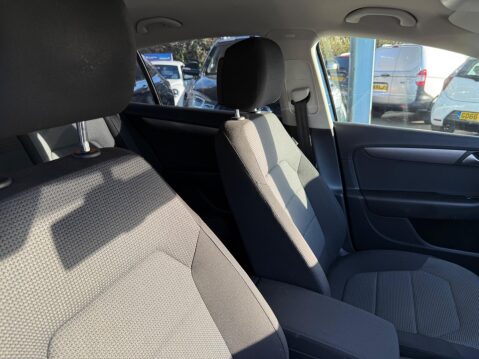 Volkswagen Passat 2.0 TDI BlueMotion Tech Highline DSG Euro 5 (s/s) 4dr 8