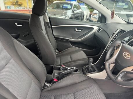 Hyundai i30 1.6 CRDi Blue Drive Classic Euro 5 (s/s) 5dr 24