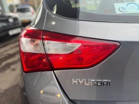 Hyundai i30 1.6 CRDi Blue Drive Classic Euro 5 (s/s) 5dr 12