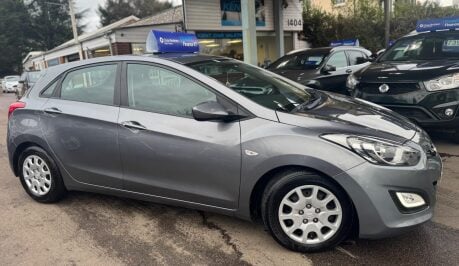 Hyundai i30 1.6 CRDi Blue Drive Classic Euro 5 (s/s) 5dr 8