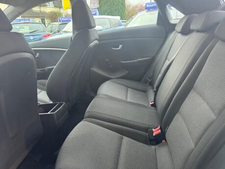 Hyundai i30 1.6 CRDi Blue Drive Classic Euro 5 (s/s) 5dr 27