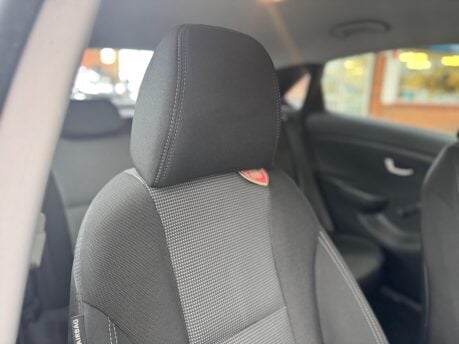 Hyundai i30 1.6 CRDi Blue Drive Classic Euro 5 (s/s) 5dr 23