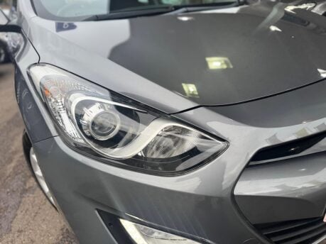 Hyundai i30 1.6 CRDi Blue Drive Classic Euro 5 (s/s) 5dr 11