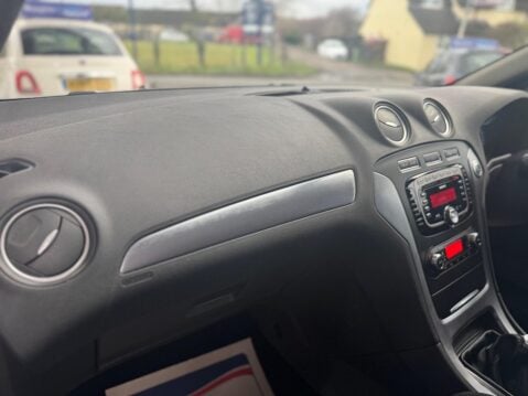 Ford Mondeo 2.0 TDCi Titanium Euro 5 5dr 31