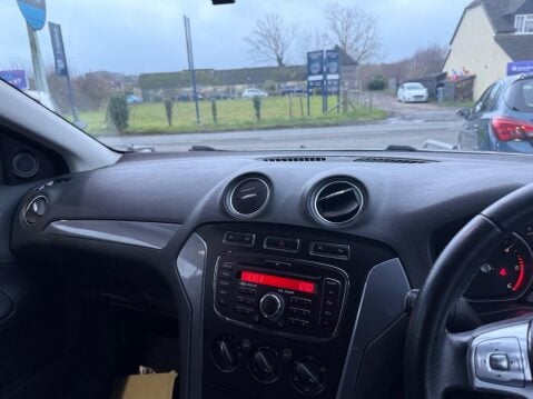 Ford Mondeo 1.6 TDCi ECOnetic Edge Euro 5 (s/s) 5dr 12