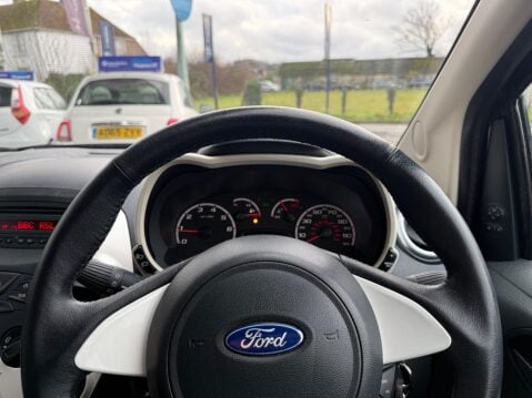 Ford Ka 1.2 Zetec Euro 6 (s/s) 3dr 29