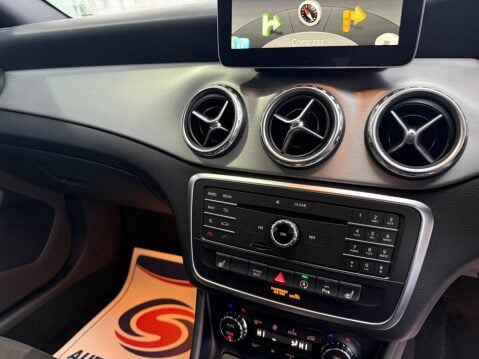 Mercedes-Benz GLA 2.1 GLA200d AMG Line (Premium Plus) Euro 6 (s/s) 5dr 43