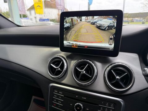 Mercedes-Benz GLA 2.1 GLA200d AMG Line (Premium Plus) Euro 6 (s/s) 5dr 32