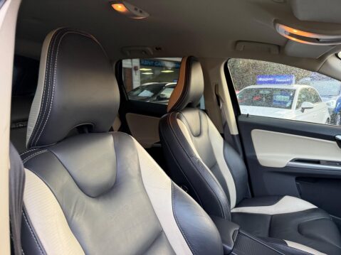 Volvo XC60 2.4 D5 R-Design Geartronic AWD Euro 5 5dr 26
