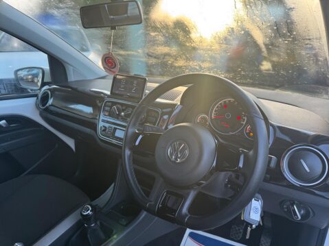 Volkswagen Up 1.0 High up! Euro 5 3dr 26