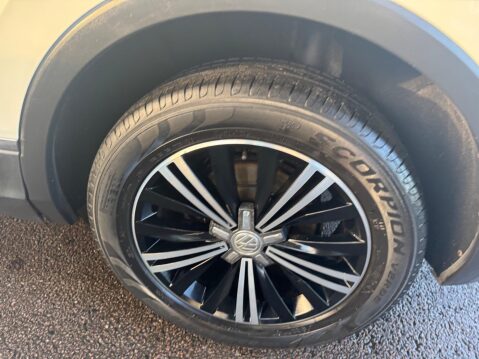 Volkswagen Tiguan 2.0 TDI BlueMotion Tech SE Navigation Euro 6 (s/s) 5dr 16