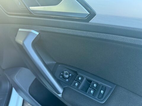 Volkswagen Tiguan 2.0 TDI BlueMotion Tech SE Navigation Euro 6 (s/s) 5dr 19