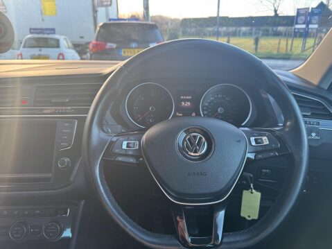 Volkswagen Tiguan 2.0 TDI BlueMotion Tech SE Navigation Euro 6 (s/s) 5dr 21