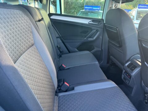 Volkswagen Tiguan 2.0 TDI BlueMotion Tech SE Navigation Euro 6 (s/s) 5dr 27