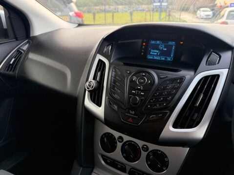 Ford Focus 1.6 TDCi Zetec Euro 5 (s/s) 5dr 9