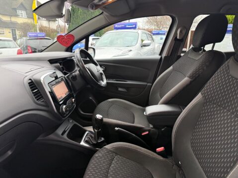 Renault Captur 0.9 TCe ENERGY Dynamique S Nav Euro 6 (s/s) 5dr 36