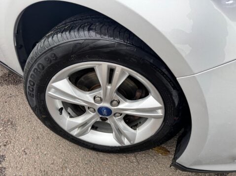 Ford Focus 1.6 TDCi Zetec Euro 5 (s/s) 5dr 14