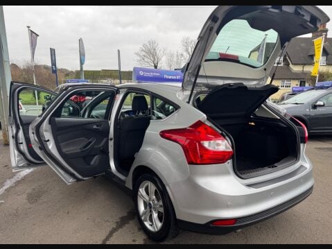 Ford Focus 1.6 TDCi Zetec Euro 5 (s/s) 5dr 32