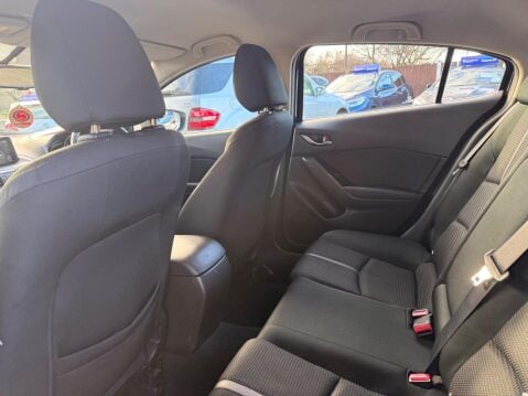 Mazda 3 2.0 SKYACTIV-G SE Nav Euro 6 (s/s) 5dr 30