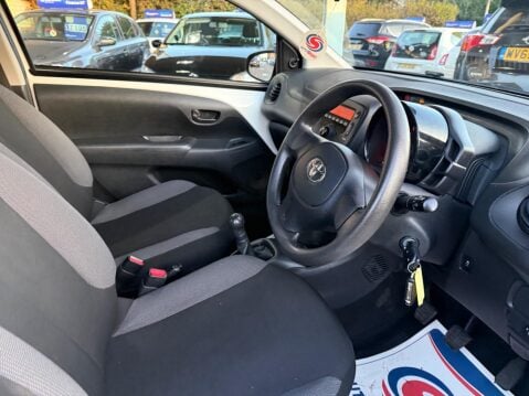 Toyota Aygo 1.0 VVT-i x Euro 5 3dr Euro 5 27