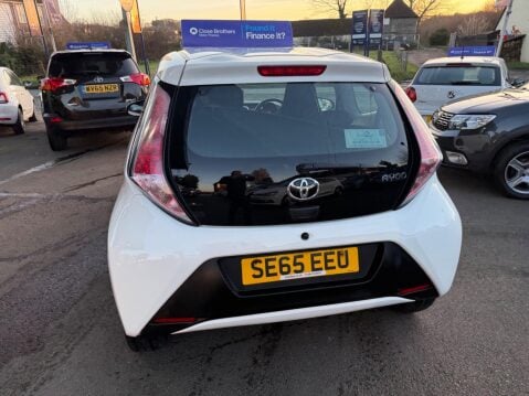 Toyota Aygo 1.0 VVT-i x Euro 5 3dr Euro 5 8
