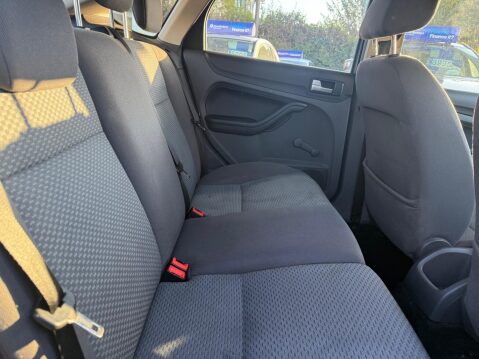 Ford Focus 1.6 LX 5dr 16