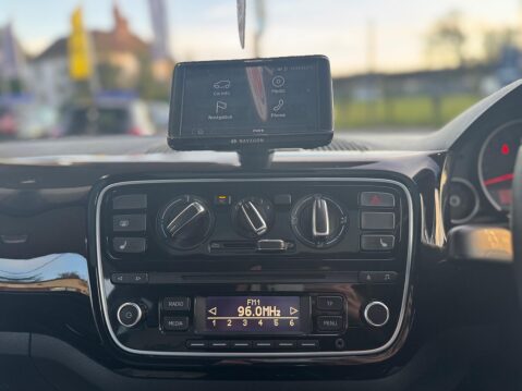 Volkswagen Up 1.0 up! Black Euro 5 3dr 23