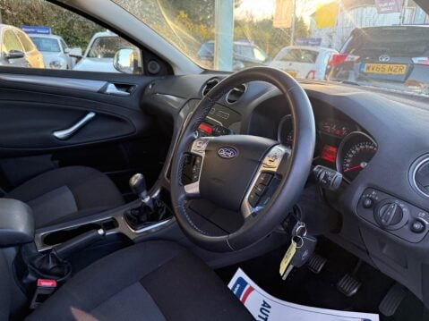 Ford Mondeo 1.6 TDCi ECOnetic Edge Euro 5 (s/s) 5dr 15