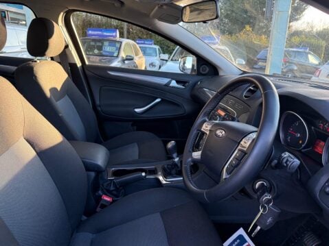 Ford Mondeo 1.6 TDCi ECOnetic Edge Euro 5 (s/s) 5dr 16