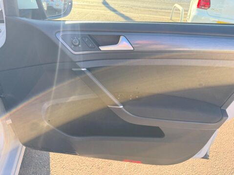 Volkswagen Golf 1.0 TSI SE Euro 6 (s/s) 5dr 24