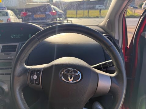 Toyota Yaris 1.0 VVT-i TR Euro 4 3dr 21