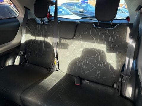 Toyota Yaris 1.0 VVT-i TR Euro 4 3dr 17