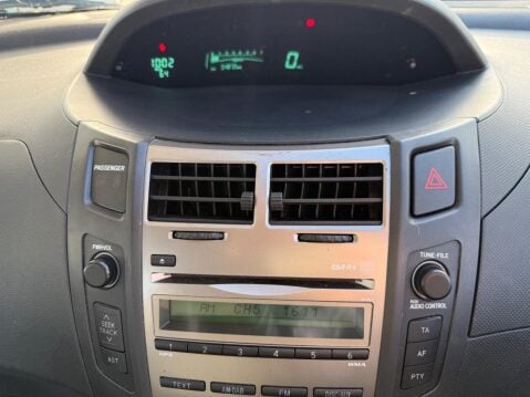 Toyota Yaris 1.0 VVT-i TR Euro 4 3dr 19