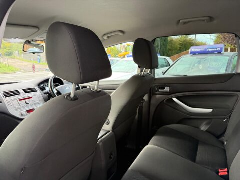 Ford Kuga 2.0 TDCi Zetec 2WD Euro 5 5dr 33