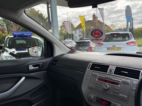 Ford Kuga 2.0 TDCi Zetec 2WD Euro 5 5dr 31