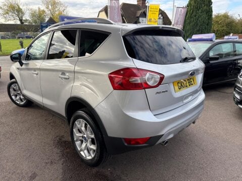 Ford Kuga 2.0 TDCi Zetec 2WD Euro 5 5dr 6