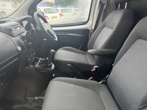 Citroen Nemo 1.3 HDi 16v Enterprise FWD L1 H1 3dr 26