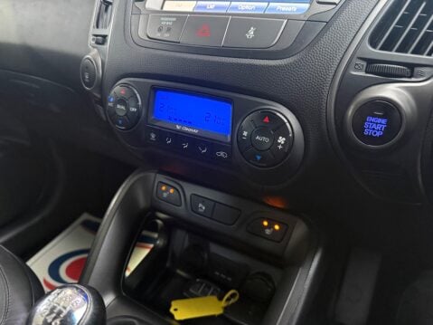 Hyundai ix35 1.7 CRDi Premium Euro 5 (s/s) 5dr 27