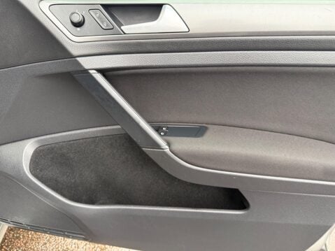 Volkswagen Golf 1.4 TSI BlueMotion Tech S DSG Euro 5 (s/s) 5dr 19