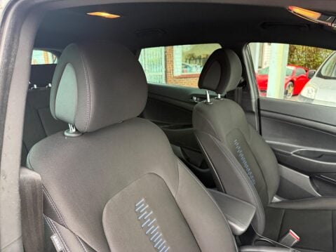 Hyundai TUCSON 1.7 CRDi Blue Drive GO! SE Euro 6 (s/s) 5dr 28