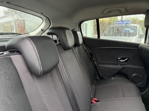 Renault Megane 1.5 dCi Dynamique Nav Euro 6 (s/s) 5dr 31