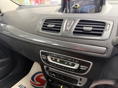 Renault Megane 1.5 dCi Dynamique Nav Euro 6 (s/s) 5dr 27