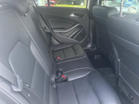 Mercedes-Benz A Class 2.1 A200d Sport (Premium) 7G-DCT Euro 6 (s/s) 5dr 27