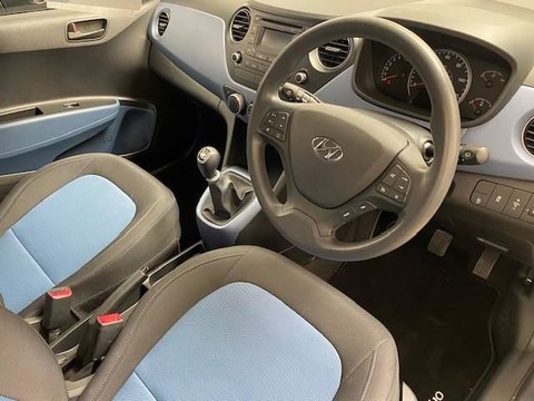 Hyundai i10 SE BLUE DRIVE 13