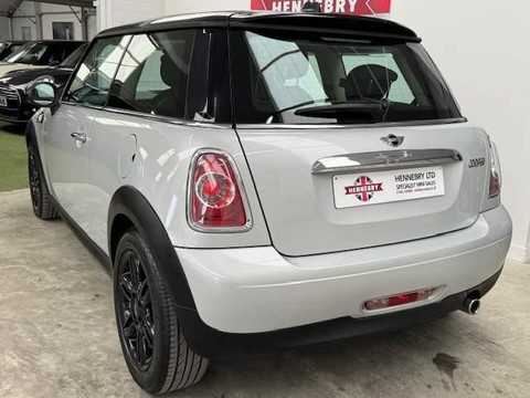 Mini Hatch COOPER 6