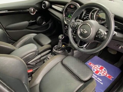 Mini Hatch COOPER 6