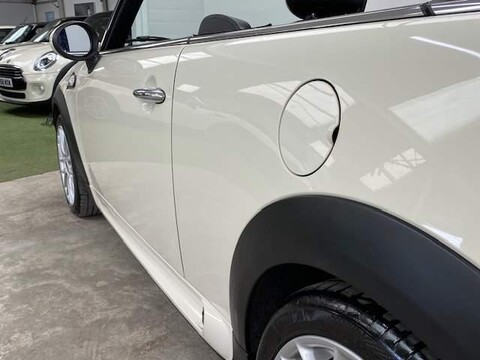 Mini Convertible 1.6 Cooper S Auto Euro 5 2dr 8