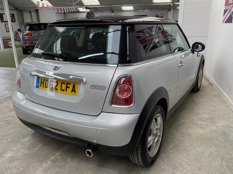 Mini Hatch COOPER 11