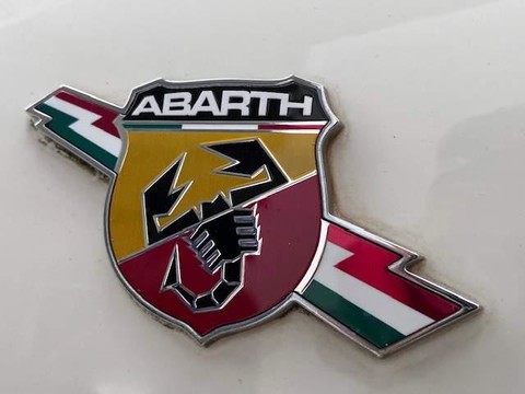 Abarth 595 C TURISMO 9