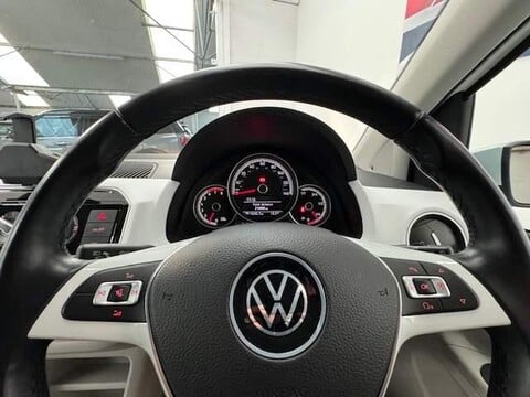 Volkswagen Up BEATS 20